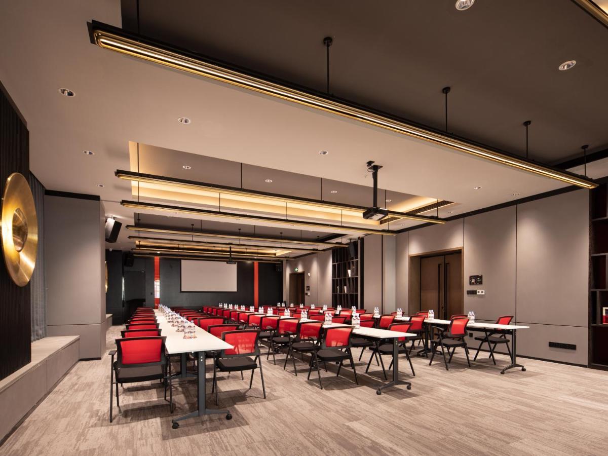 Radisson Red Hotel Zhuhai Gongbei Port Kültér fotó
